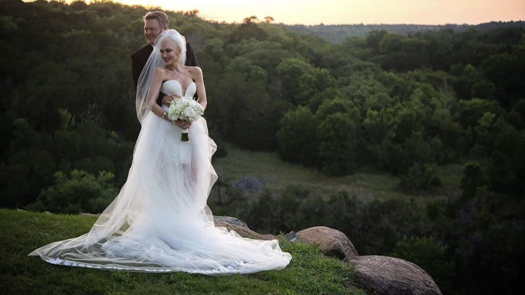 Blake Shelton turns Gwen Stefani wedding vows into new single Retro(02)