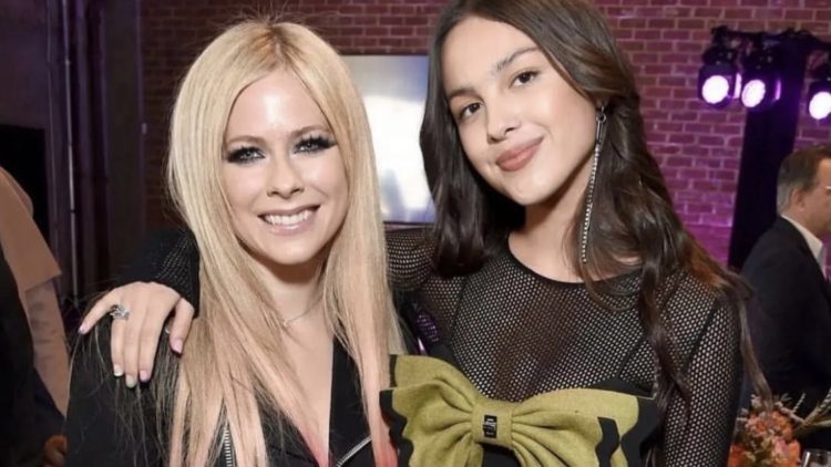 Avril-Lavigne-and-Olivia-Rodrigo-750x422