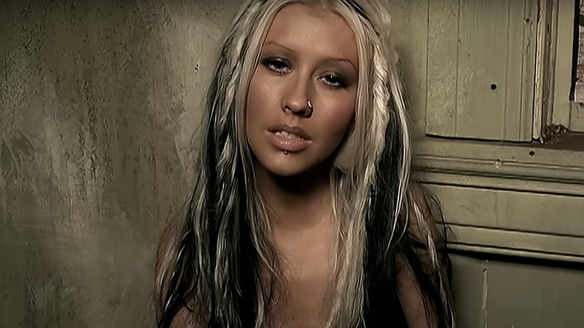 Музыку зарубежных клипы слушать. Christina Aguilera 1993. Christina Aguilera 2002 - beautiful. Агилера 2003.
